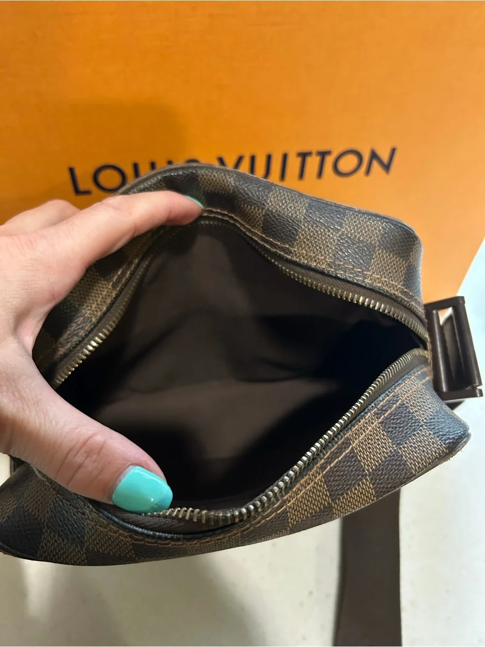 Louis Vuitton Damier Crossbag